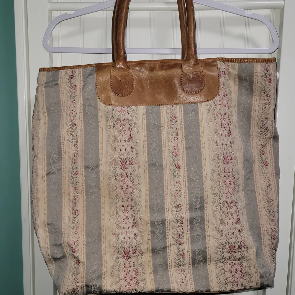 J.Jill Elegant Leather-Trimmed Tapestry Y2K Tote Bag - Picture 1 of 13